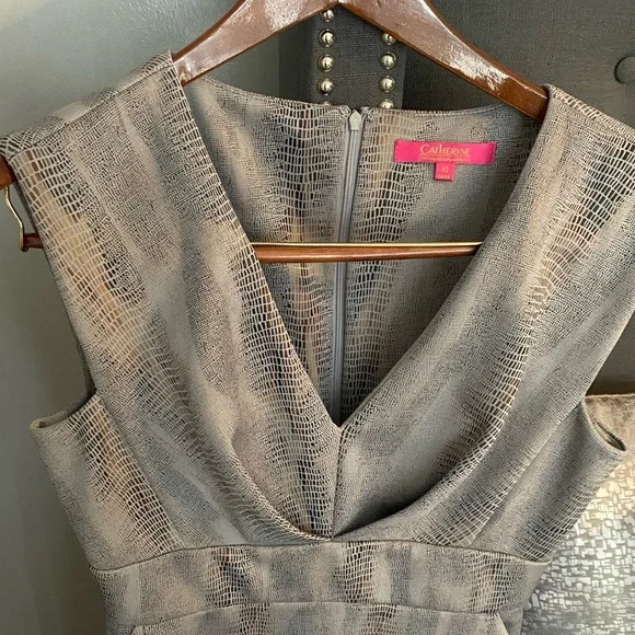 NEW Catherine Malandrino Taupe Snakeskin Print V-Neck Dress - Picture 2 of 12